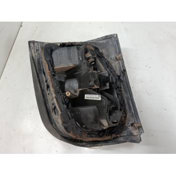 PILOTO TRASERO DERECHO 2VP236030020R 