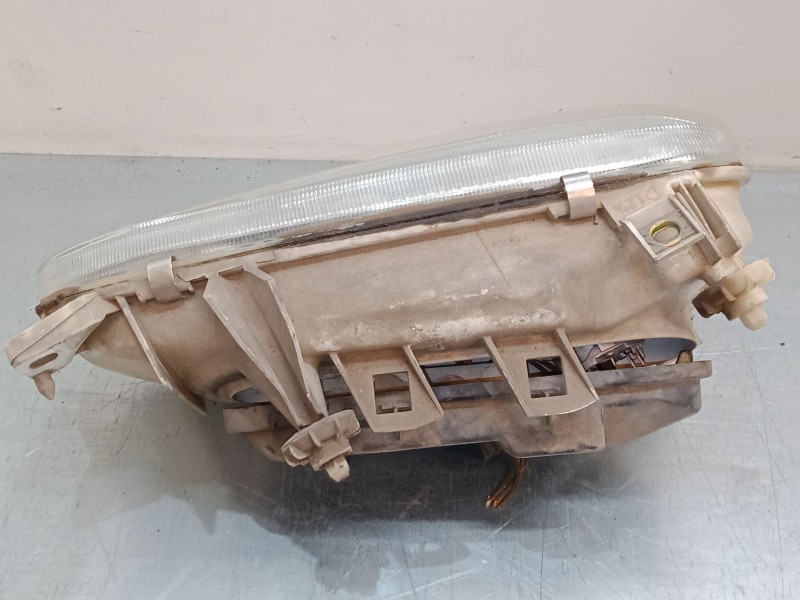 Recambio de faro derecho para volkswagen golf iii (1h1) 1.6 referencia OEM IAM 13917400R  