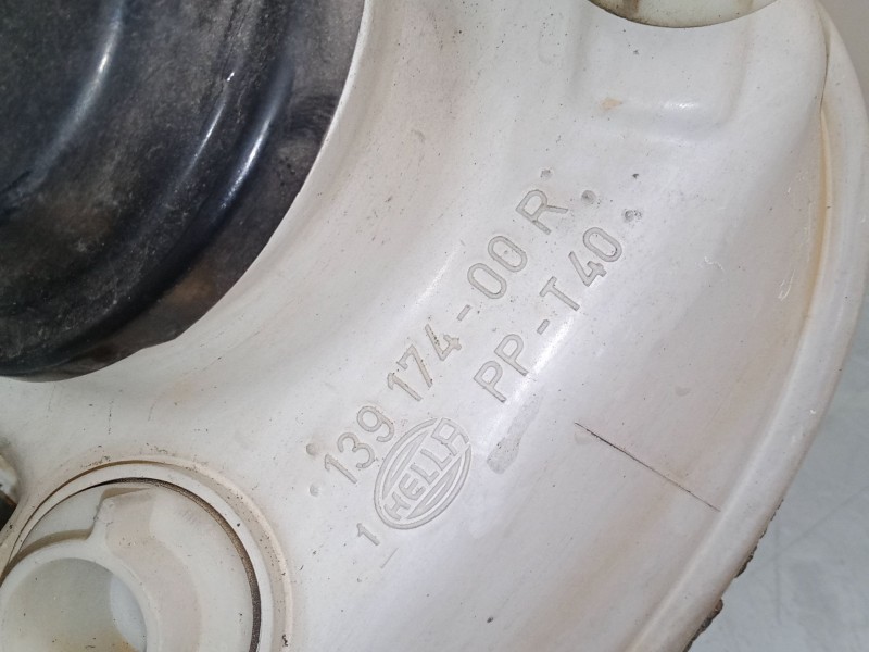 Recambio de faro derecho para volkswagen golf iii (1h1) 1.6 referencia OEM IAM 13917400R  