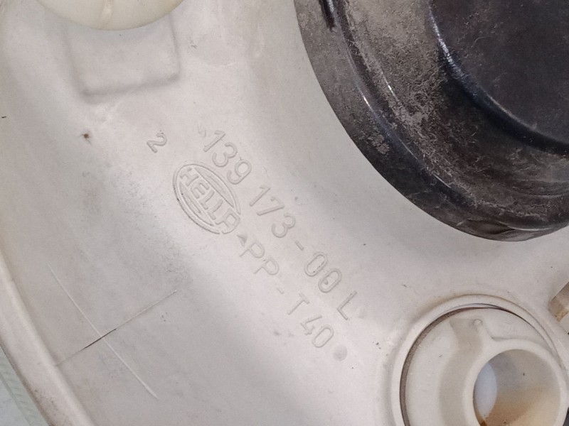 Recambio de faro izquierdo para volkswagen golf iii (1h1) 1.6 referencia OEM IAM 13917300L  