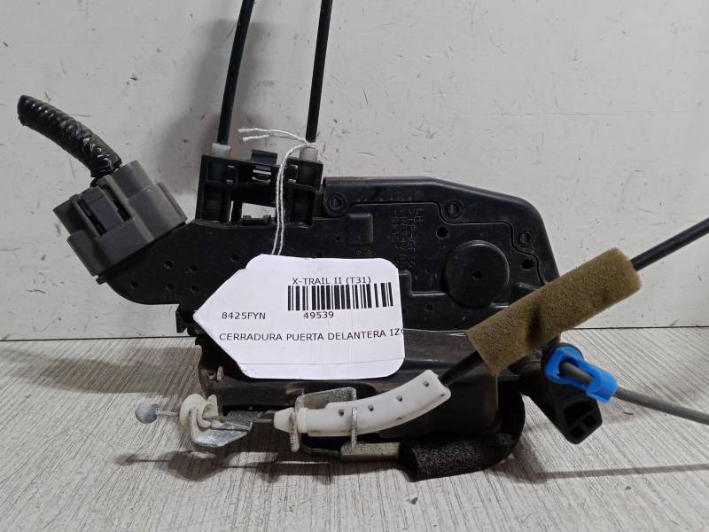 CERRADURA PUERTA DELANTERA IZQUIERDA 