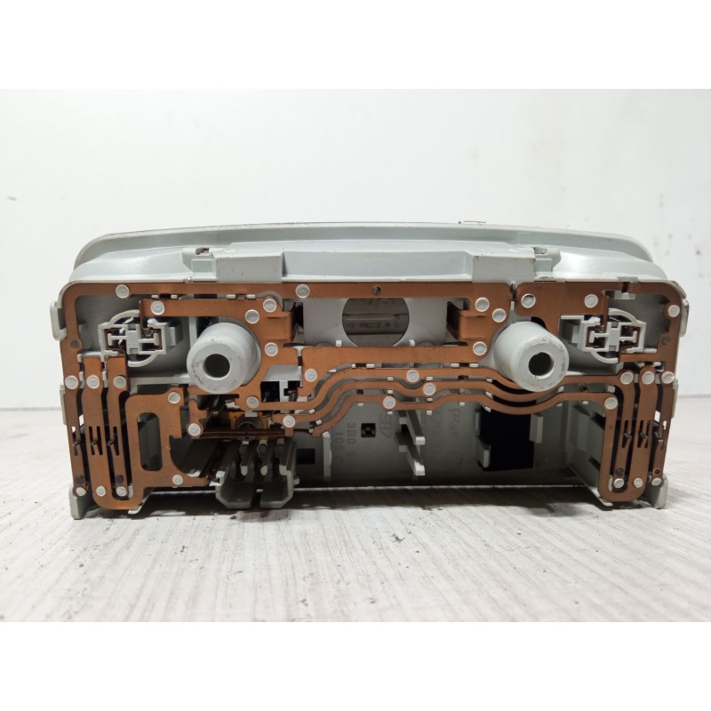 Recambio de luz interior delantera para volkswagen golf iv (1j1) 1.9 tdi referencia OEM IAM PA6MX30 3B0 947 105 C 