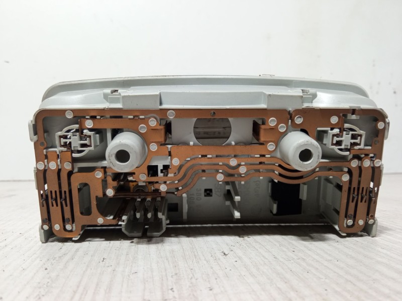 Recambio de luz interior delantera para volkswagen golf iv (1j1) 1.9 tdi referencia OEM IAM PA6MX30 3B0 947 105 C 