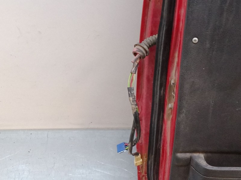 Recambio de puerta delantera derecha para suzuki vitara (et, ta, td) 1.6 (se 416) referencia OEM IAM    Recambio de puerta delantera derecha para suzuki vitara (et, ta, td) 1.6 (se 416) referencia OEM IAM