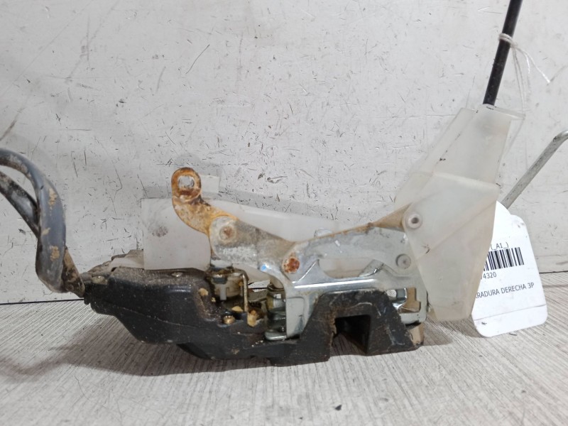 Recambio de cerradura derecha 3p para toyota rav 4 i (_a1_) 2.0 4wd (sxa10, sxa11) referencia OEM IAM   