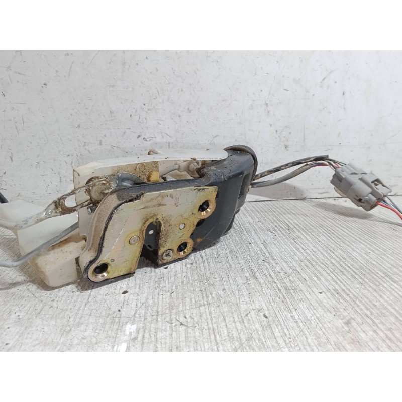 Recambio de cerradura derecha 3p para toyota rav 4 i (_a1_) 2.0 4wd (sxa10, sxa11) referencia OEM IAM   