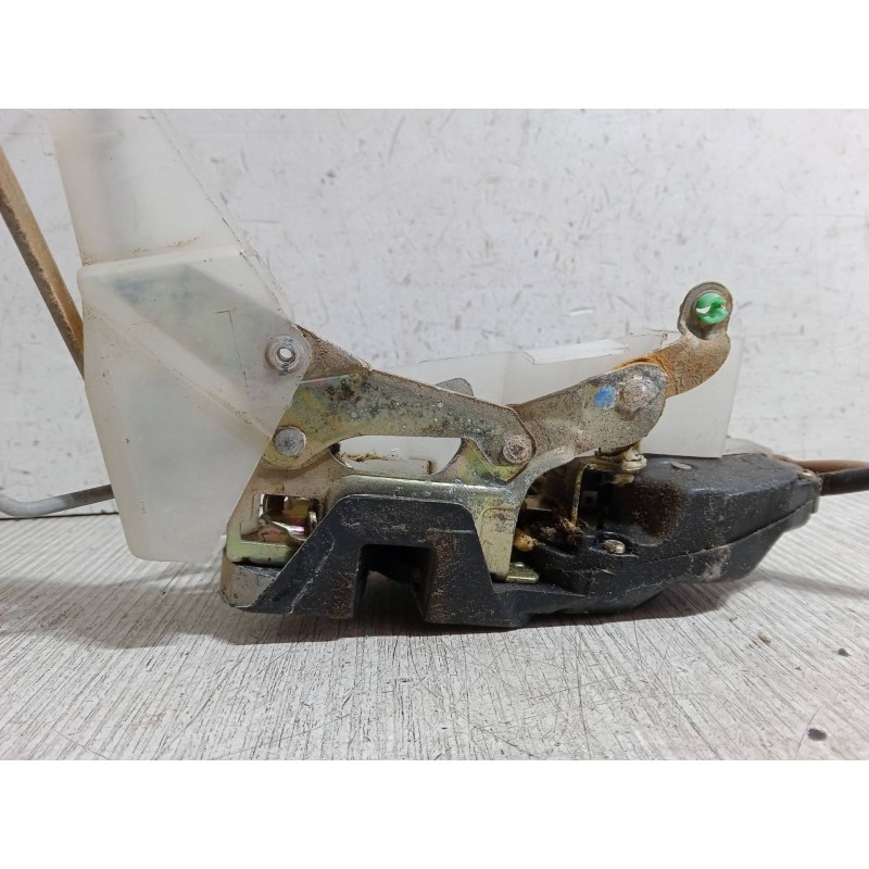 Recambio de cerradura izquierda 3p para toyota rav 4 i (_a1_) 2.0 4wd (sxa10, sxa11) referencia OEM IAM    Recambio de cerradura izquierda 3p para toyota rav 4 i (_a1_) 2.0 4wd (sxa10, sxa11) referencia OEM IAM