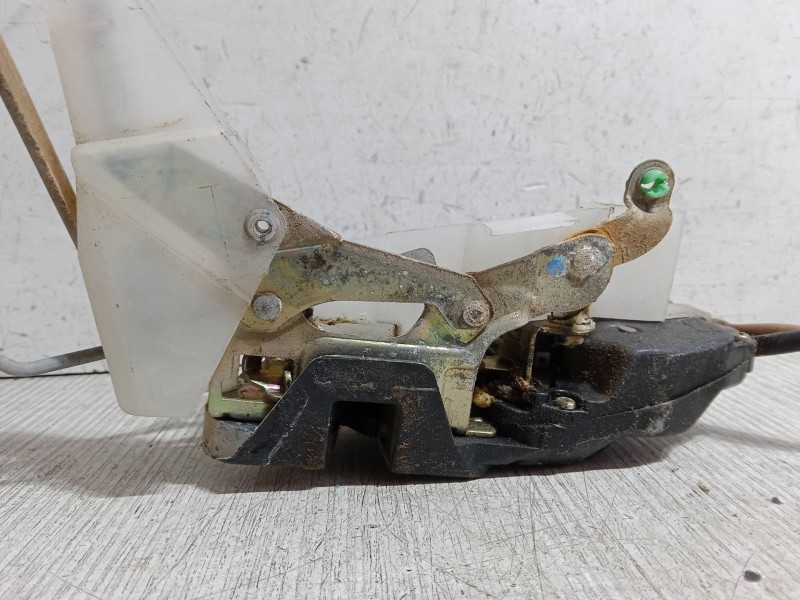 Recambio de cerradura izquierda 3p para toyota rav 4 i (_a1_) 2.0 4wd (sxa10, sxa11) referencia OEM IAM    Recambio de cerradura izquierda 3p para toyota rav 4 i (_a1_) 2.0 4wd (sxa10, sxa11) referencia OEM IAM