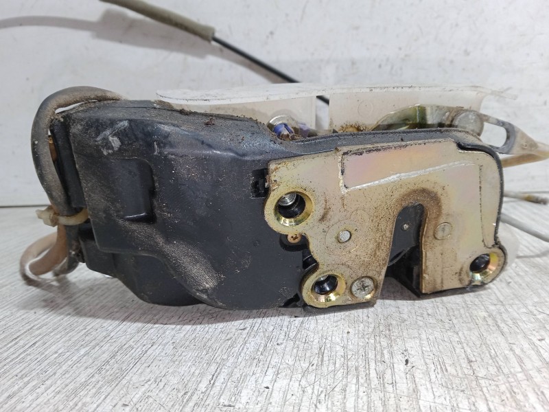 Recambio de cerradura izquierda 3p para toyota rav 4 i (_a1_) 2.0 4wd (sxa10, sxa11) referencia OEM IAM    Recambio de cerradura izquierda 3p para toyota rav 4 i (_a1_) 2.0 4wd (sxa10, sxa11) referencia OEM IAM