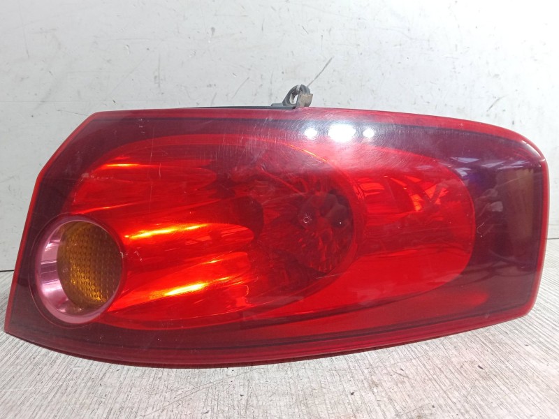 Recambio de piloto trasero derecho para fiat croma (194_) 1.9 d multijet referencia OEM IAM 51727249  