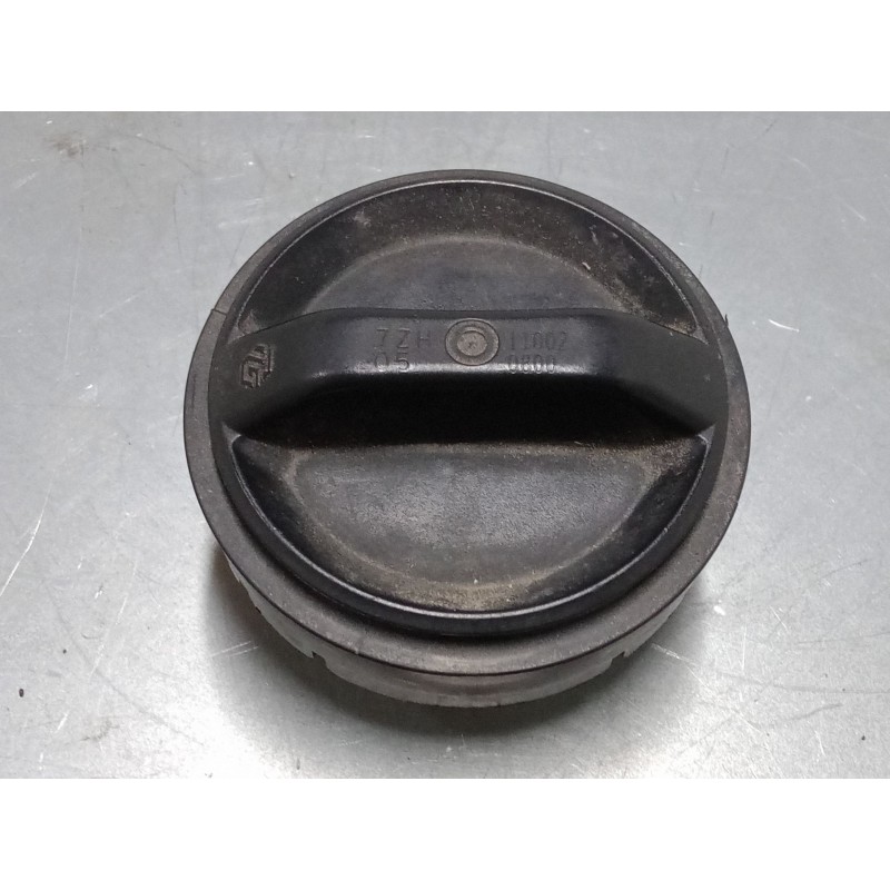 Recambio de tapon combustible para toyota corolla (_e12_) 1.6 vvt-i (zze121_) referencia OEM IAM   