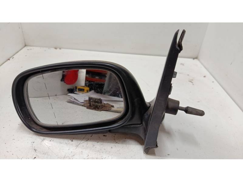 RETROVISOR IZQUIERDO 