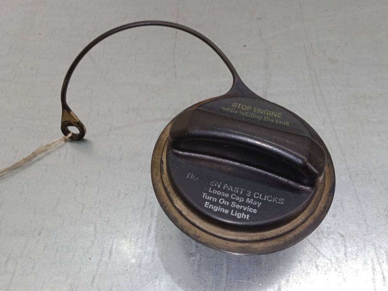 Recambio de tapon combustible para mercedes-benz clase m (w163) ml 270 cdi (163.113) referencia OEM IAM    Recambio de tapon combustible para mercedes-benz clase m (w163) ml 270 cdi (163.113) referencia OEM IAM