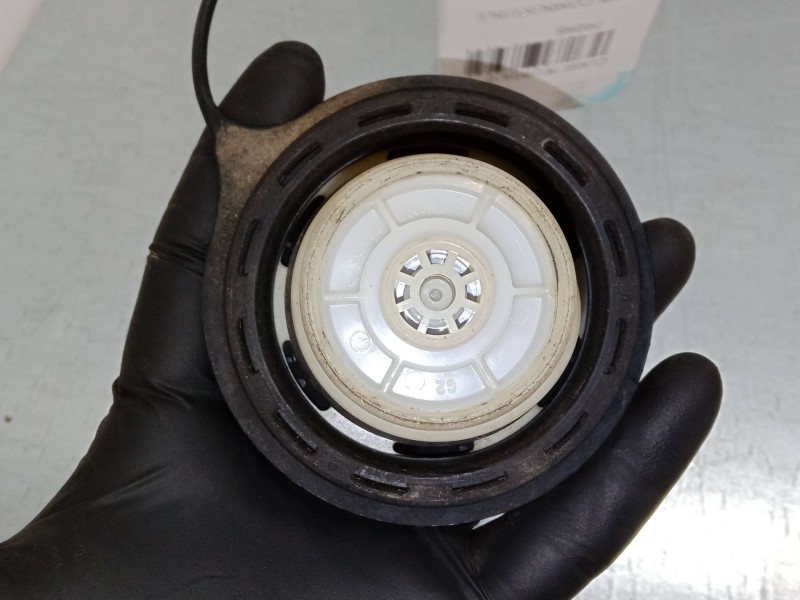 Recambio de tapon combustible para mercedes-benz clase m (w163) ml 270 cdi (163.113) referencia OEM IAM    Recambio de tapon combustible para mercedes-benz clase m (w163) ml 270 cdi (163.113) referencia OEM IAM