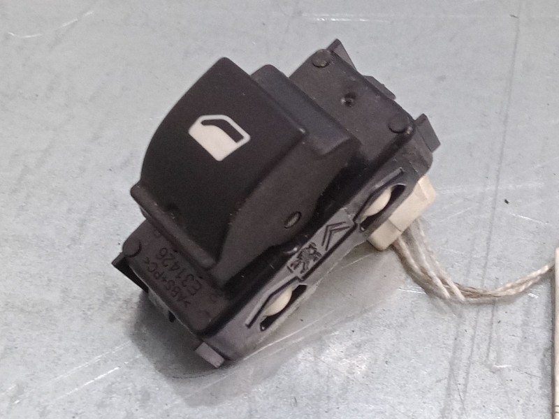 Recambio de mando elevalunas delantero derecho para citroën c4 spacetourer (3d_) 1.5 bluehdi 130 referencia OEM IAM   