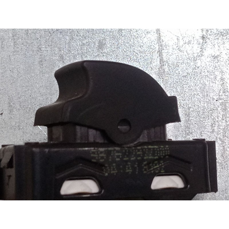 Recambio de mando elevalunas delantero derecho para citroën c4 spacetourer (3d_) 1.5 bluehdi 130 referencia OEM IAM   