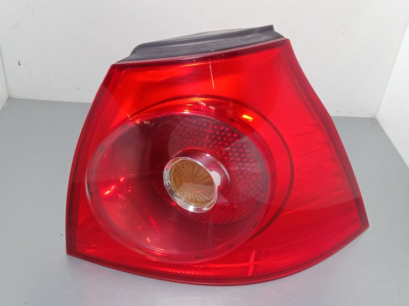 Recambio de piloto trasero derecho para volkswagen golf v (1k1) 1.6 referencia OEM IAM 1K6945096G  