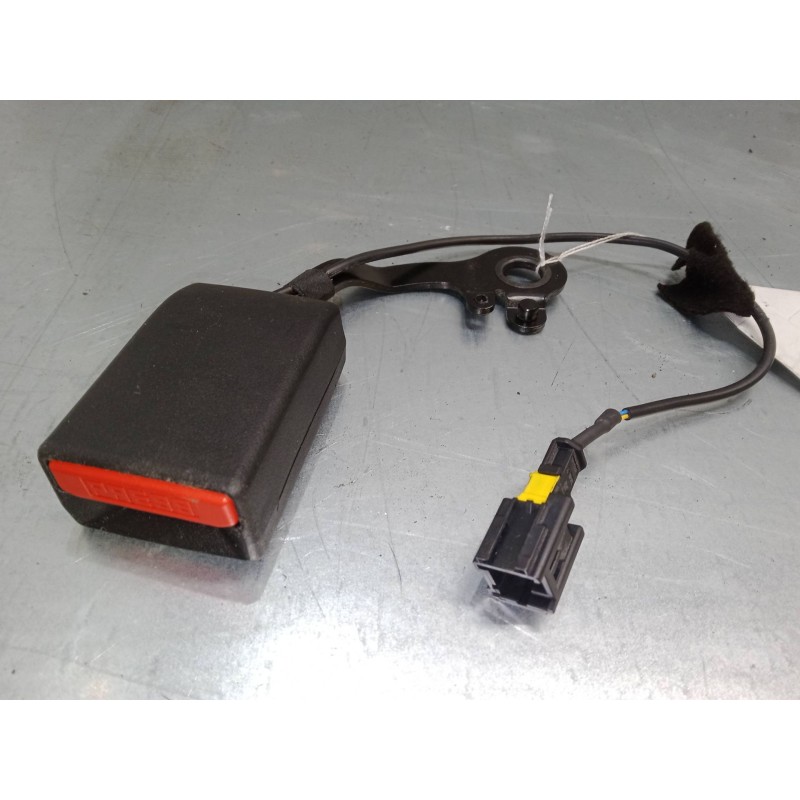 Recambio de enganche cinturon trasero izquierdo para citroën c4 spacetourer (3d_) 1.5 bluehdi 130 referencia OEM IAM   