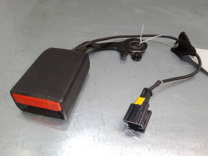 Recambio de enganche cinturon trasero izquierdo para citroën c4 spacetourer (3d_) 1.5 bluehdi 130 referencia OEM IAM   