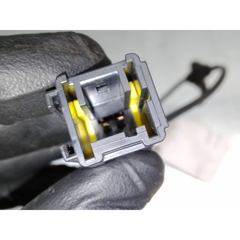 Recambio de enganche cinturon trasero izquierdo para citroën c4 spacetourer (3d_) 1.5 bluehdi 130 referencia OEM IAM   