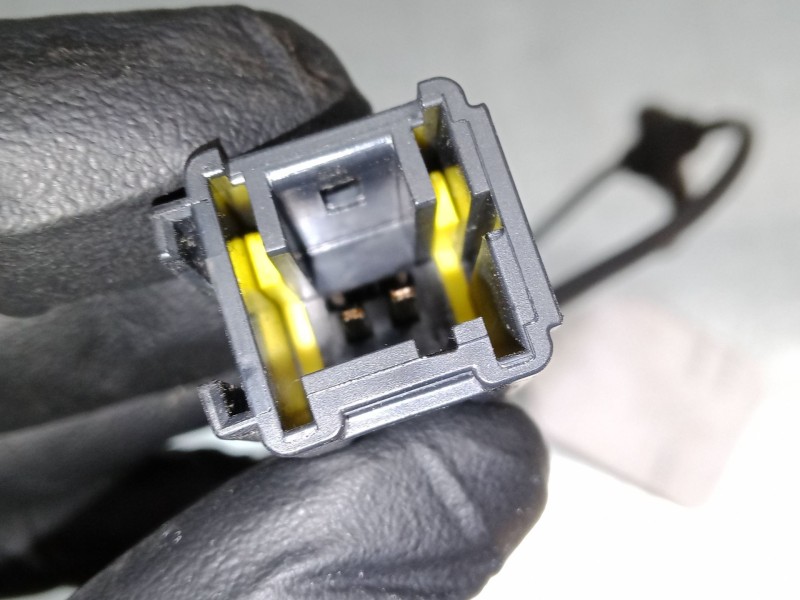 Recambio de enganche cinturon trasero izquierdo para citroën c4 spacetourer (3d_) 1.5 bluehdi 130 referencia OEM IAM   