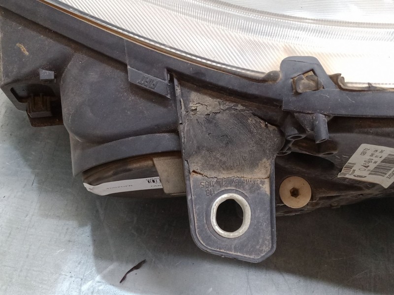Recambio de faro derecho para fiat bravo ii (198_) 1.4 (198axa1b) referencia OEM IAM 437009999  00517575340