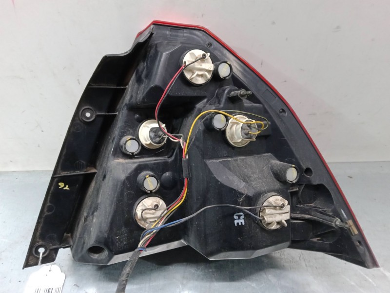 Recambio de piloto trasero izquierdo para chevrolet aveo / kalos sedán (t200) 1.4 referencia OEM IAM   