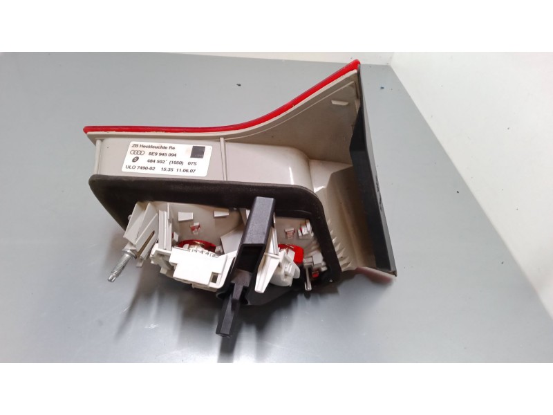 Recambio de piloto trasero porton derecho para audi a4 b7 avant (8ed) 2.0 tdi referencia OEM IAM 8E9945094  