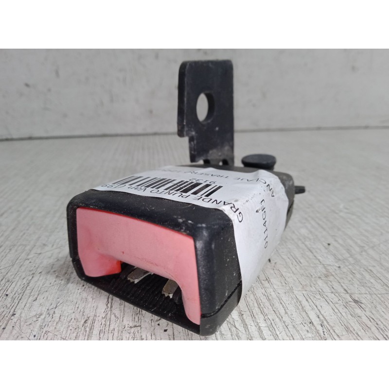 Recambio de anclaje cinturon trasero izquierdo para fiat grande punto van (199_) 1.3 jtd multijet (199cxc1a) referencia OEM IAM 