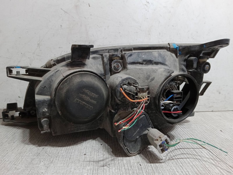 Recambio de faro derecho para toyota avensis (_t22_) 1.6 (at220_) referencia OEM IAM   