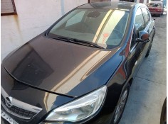 opel astra j gtc del año 2012
