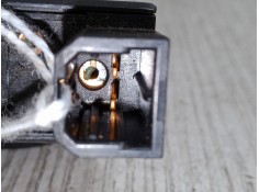 Recambio de boton apertura porton para chevrolet aveo / kalos sedán (t250, t255) 1.4 referencia OEM IAM    2