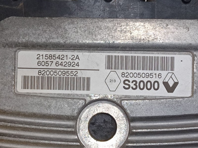 Recambio de centralita motor uce para renault megane ii station wagon (km0/1_) 1.6 16v referencia OEM IAM 8200509552  