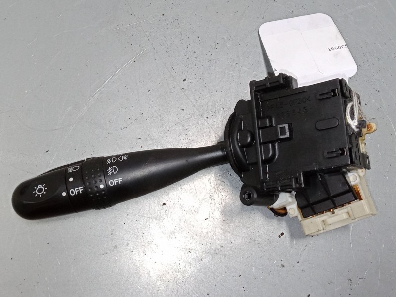 Recambio de mando de intermitencia para toyota corolla (_e12_) 1.6 vvt-i (zze121_) referencia OEM IAM    Recambio de mando de intermitencia para toyota corolla (_e12_) 1.6 vvt-i (zze121_) referencia OEM IAM