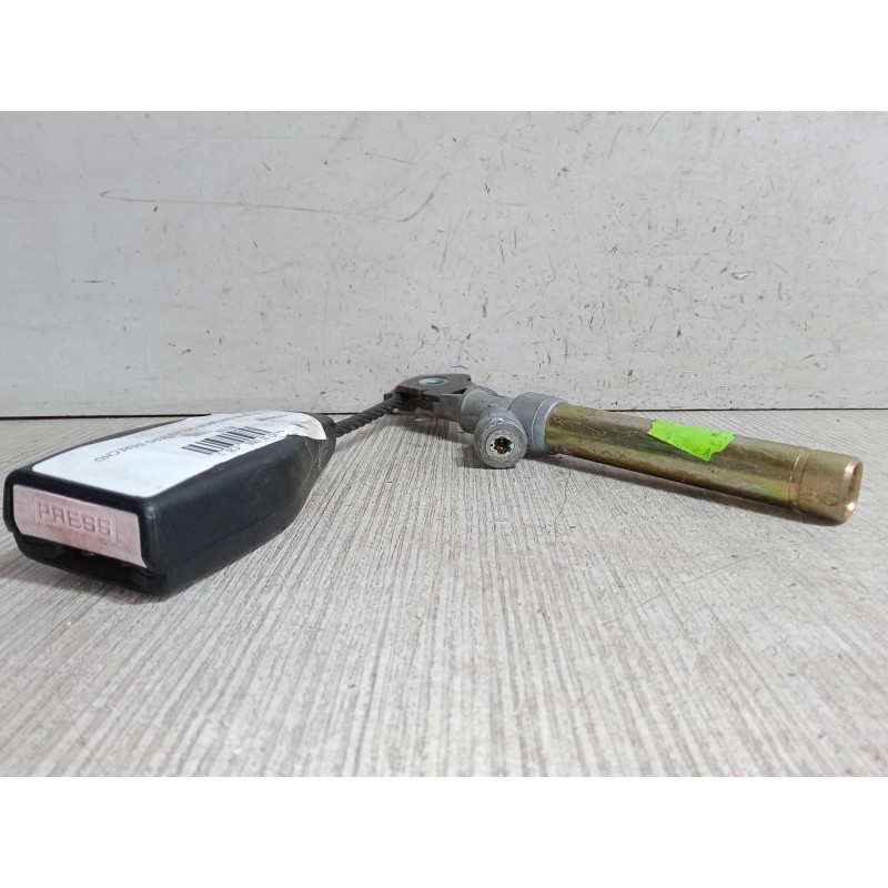 Recambio de anclaje cinturon delantero derecho para renault clio ii (bb_, cb_) 1.2 16v (bb05, bb0w, bb11, bb27, bb2t, bb2u, bb2v