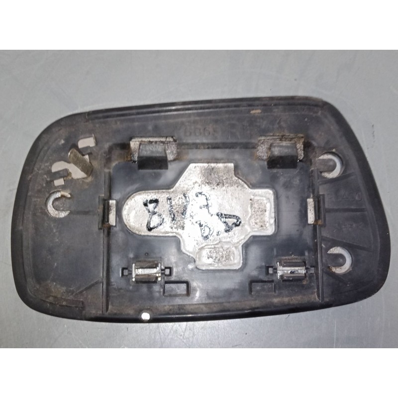 Recambio de cristal retrovisor derecho para toyota corolla (_e12_) 1.6 vvt-i (zze121_) referencia OEM IAM    Recambio de cristal retrovisor derecho para toyota corolla (_e12_) 1.6 vvt-i (zze121_) referencia OEM IAM