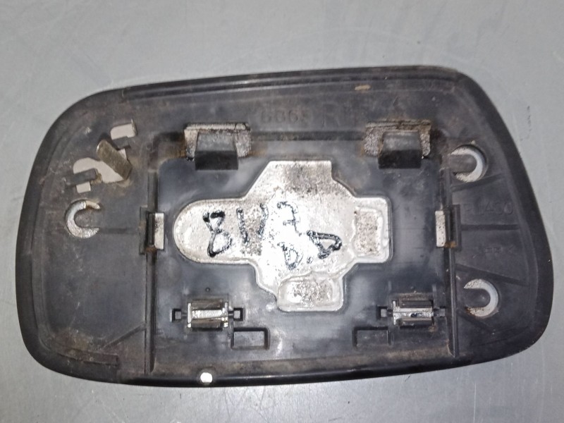 Recambio de cristal retrovisor derecho para toyota corolla (_e12_) 1.6 vvt-i (zze121_) referencia OEM IAM    Recambio de cristal retrovisor derecho para toyota corolla (_e12_) 1.6 vvt-i (zze121_) referencia OEM IAM