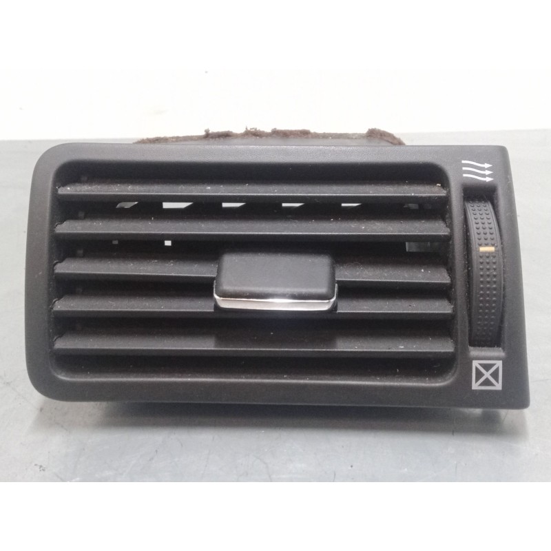 Recambio de aireador derecho para toyota corolla (_e12_) 1.6 vvt-i (zze121_) referencia OEM IAM   