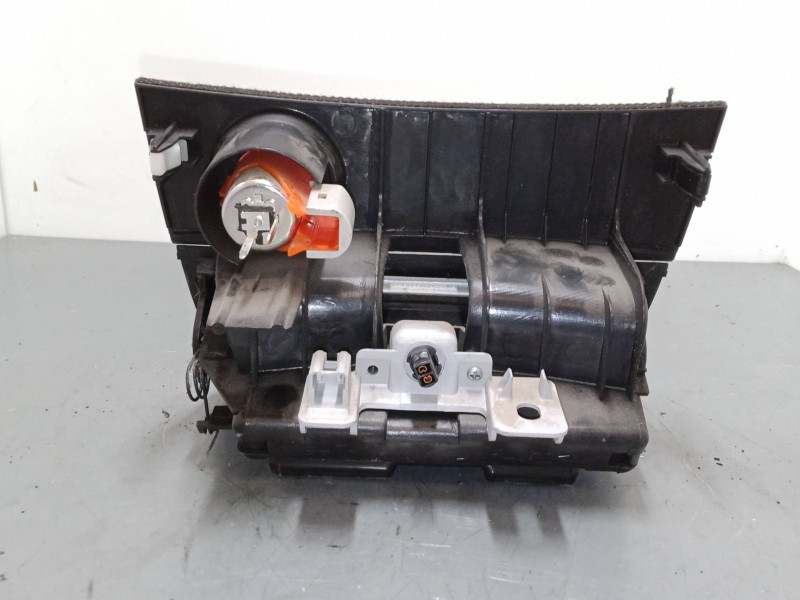 Recambio de cenicero para mazda 3 (bk) 1.6 (bk14) referencia OEM IAM   