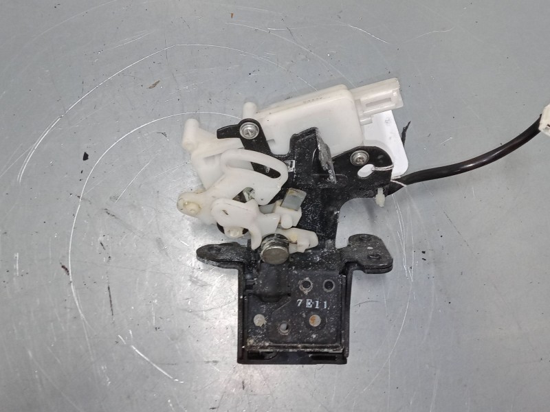 Recambio de cerradura maletero / porton para mazda 3 (bk) 1.6 (bk14) referencia OEM IAM   