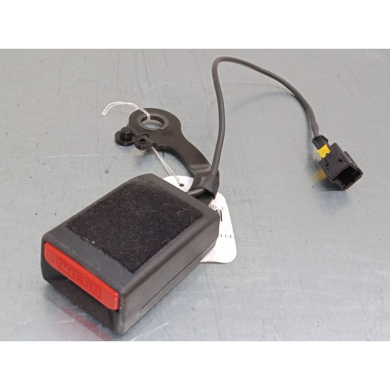 Recambio de enganche cinturon trasero central izquierdo para citroën c4 spacetourer (3d_) 1.5 bluehdi 130 referencia OEM IAM   