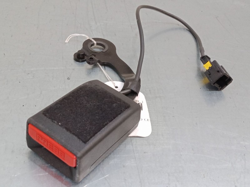 Recambio de enganche cinturon trasero central izquierdo para citroën c4 spacetourer (3d_) 1.5 bluehdi 130 referencia OEM IAM   