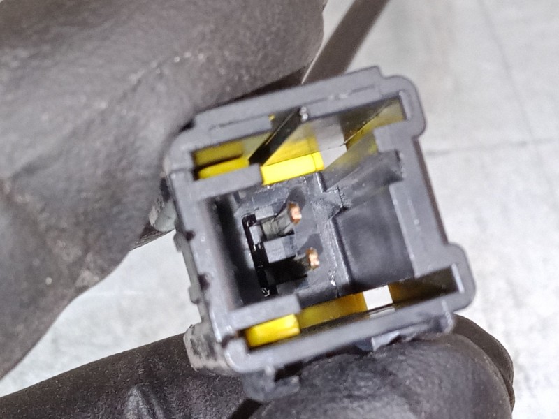 Recambio de enganche cinturon trasero central izquierdo para citroën c4 spacetourer (3d_) 1.5 bluehdi 130 referencia OEM IAM   