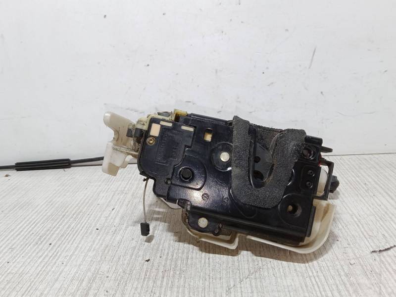 CERRADURA PUERTA DELANTERA IZQUIERDA 
