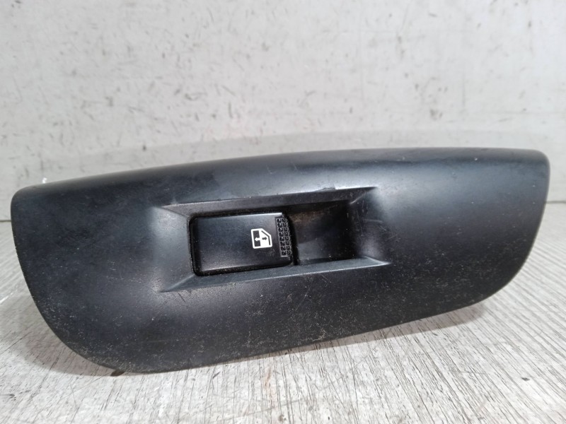 Recambio de mando elevalunas delantero derecho para hyundai coupe ii (gk) 1.6 16v referencia OEM IAM 935752C100  