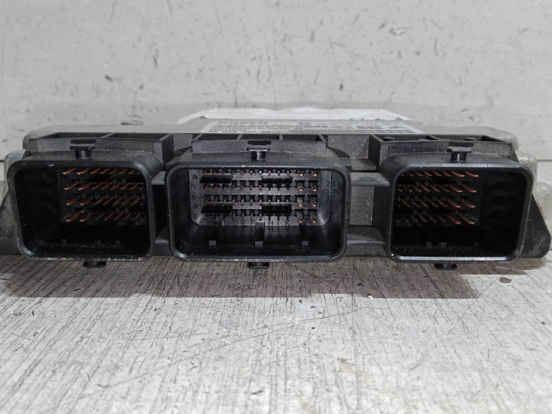 Recambio de centralita motor uce para citroën c4 coupé (la_) 1.6 hdi referencia OEM IAM 9664843780  