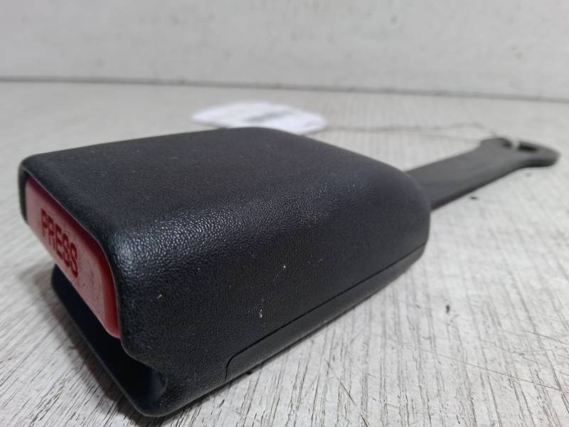 ANCLAJE CINTURON DELANTERO DERECHO 