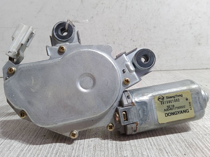 Recambio de motor limpia trasero para ssangyong rodius i 2.7 xdi referencia OEM IAM    Recambio de motor limpia trasero para ssangyong rodius i 2.7 xdi referencia OEM IAM