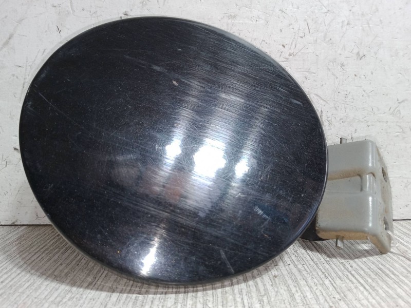 Recambio de tapa exterior combustible para ssangyong rodius i 2.7 xdi referencia OEM IAM    Recambio de tapa exterior combustible para ssangyong rodius i 2.7 xdi referencia OEM IAM