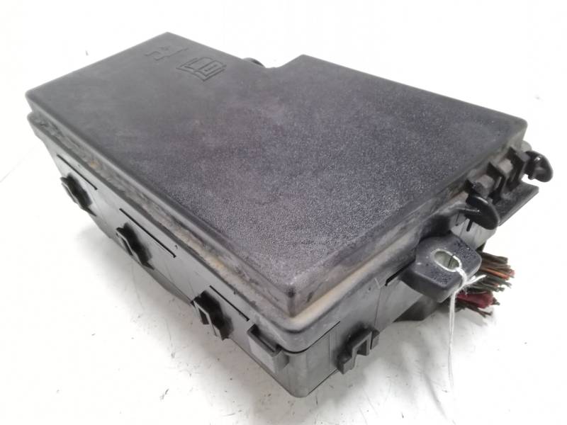 CAJA RELES / FUSIBLES 